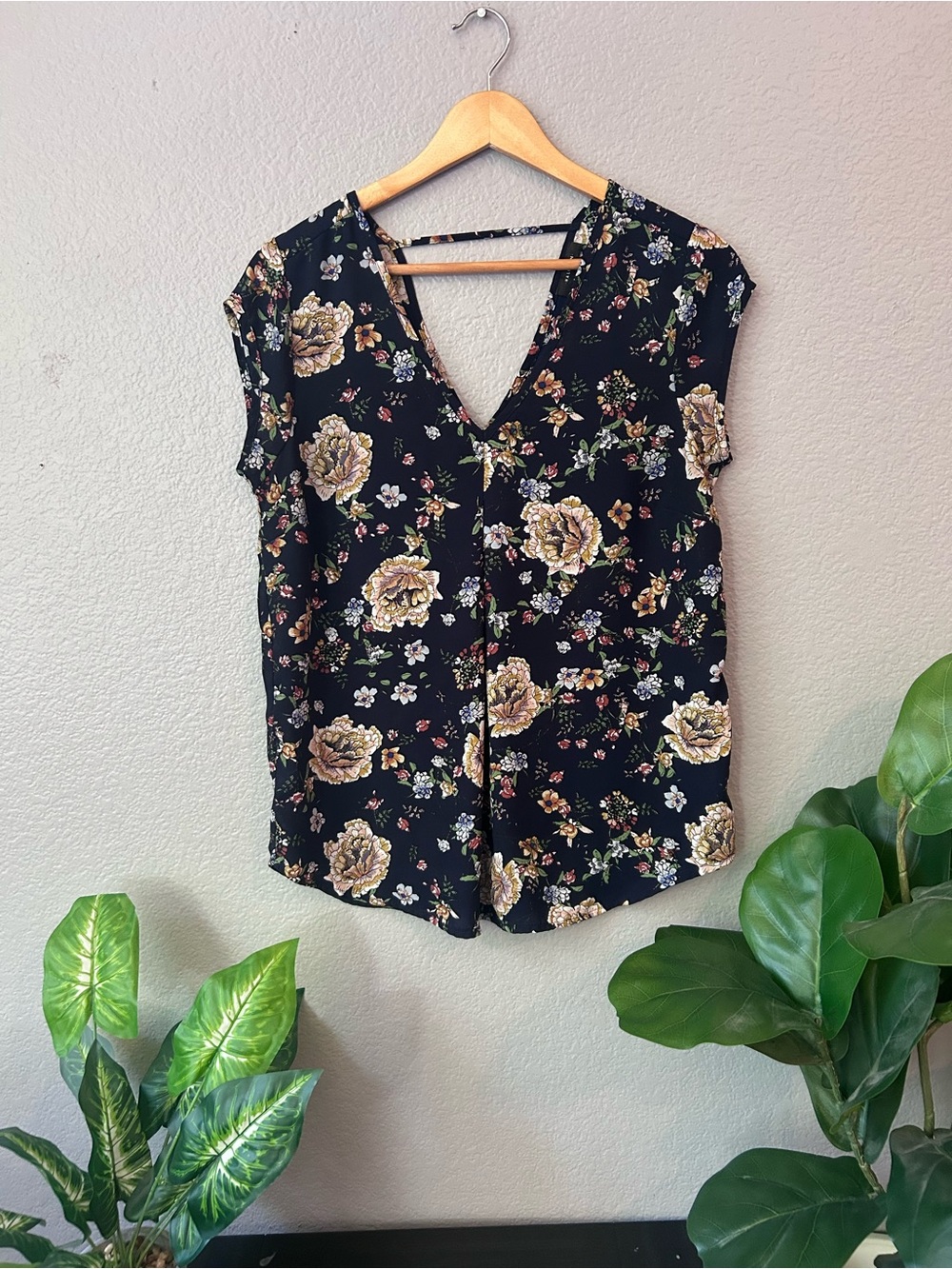 Halogen Black Floral V-Neck Short-Sleeve Blouse